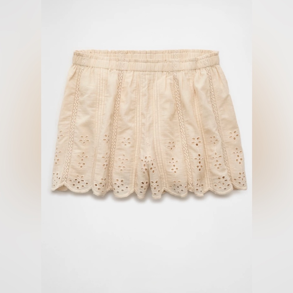 American Eagle High Waisted Eyelet Shorts Cream Size XL NWT